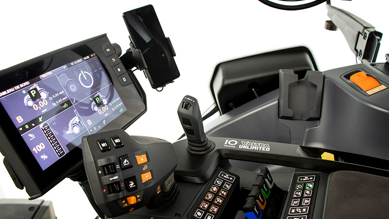 Valtra Unlimited celebrates 10 years with two exclusive packages for your custom tractor. Choose from either the Unlimited 10 Years Full or Light packages and receive a special gift.