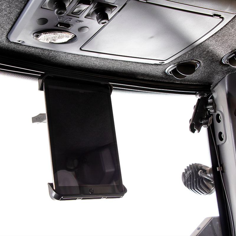 Valtra Unlimited celebrates 10 years with two exclusive packages for your custom tractor. Choose from either the Unlimited 10 Years Full or Light packages and receive a special gift.