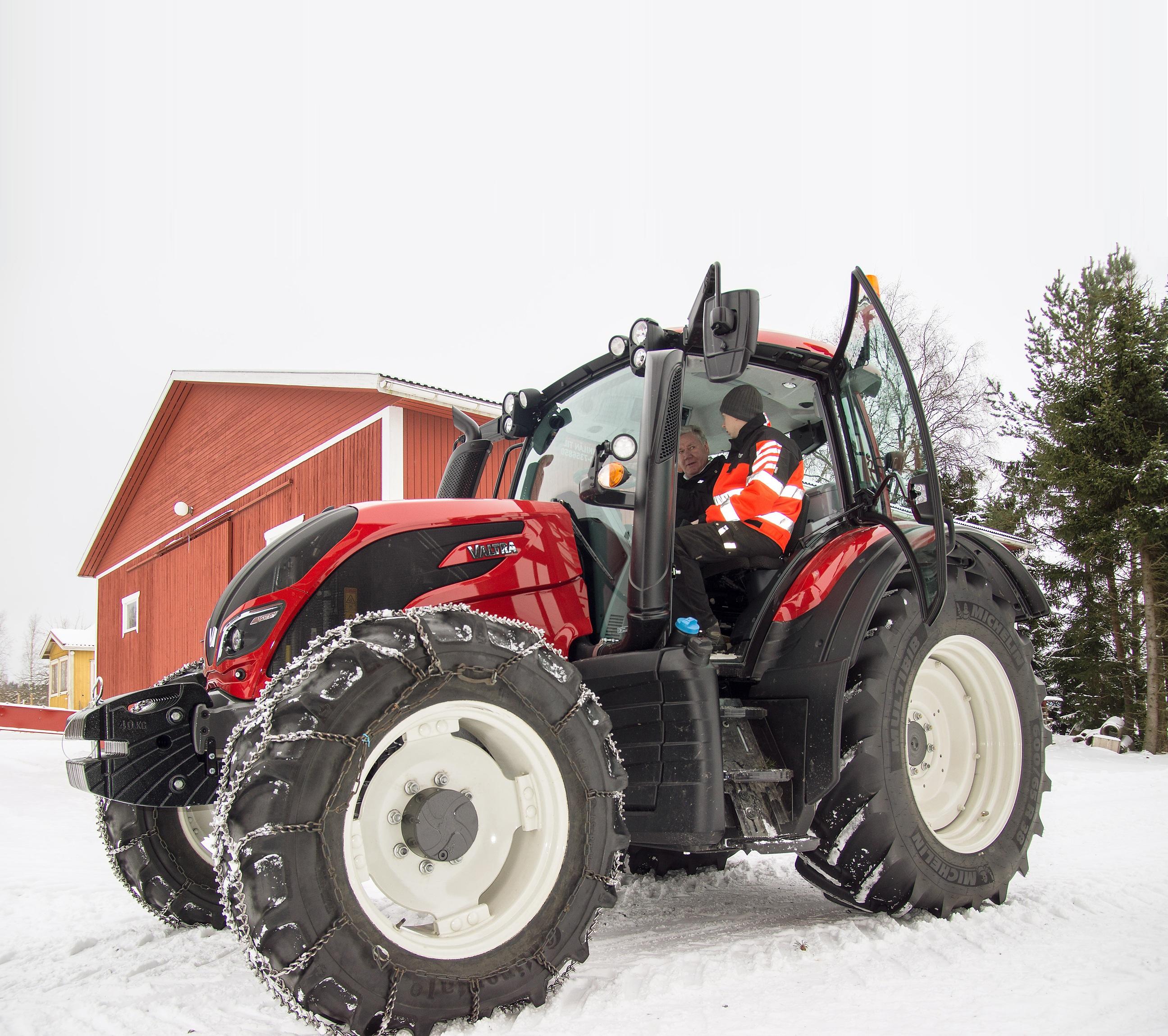 AGCO Suomen käyttäjäkoulutus Valtra-traktoriin