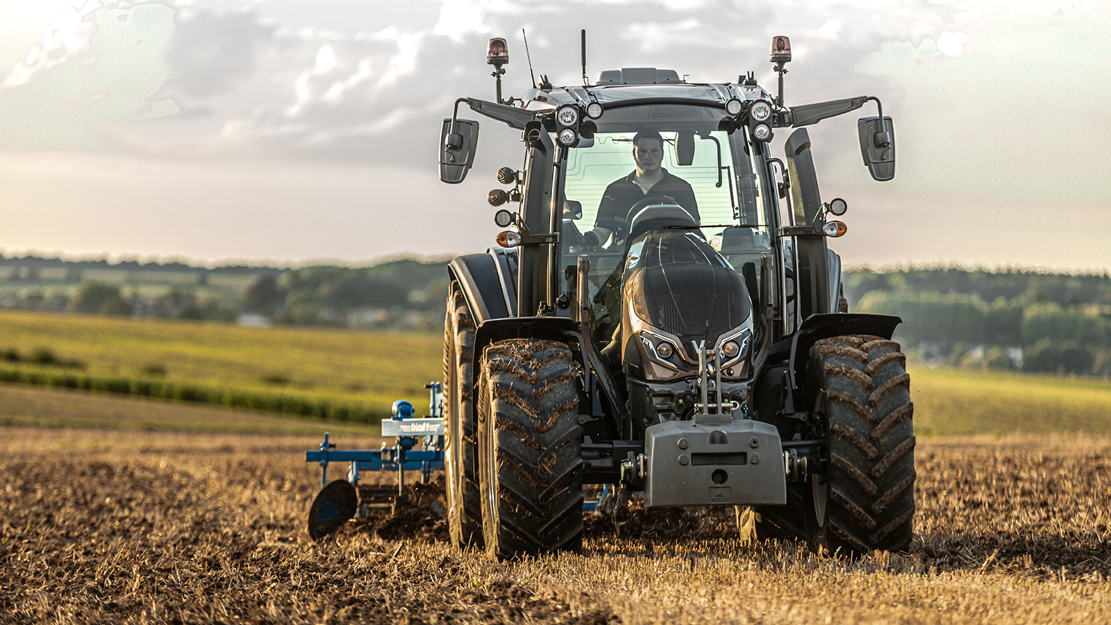Option packages help you tailor your Valtra tractor